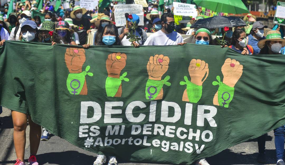 Manifestaciones a favor del aborto en El Salvador. Foto: Getty