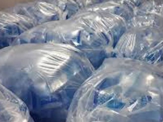 Pacas de agua . Imagen de referencia