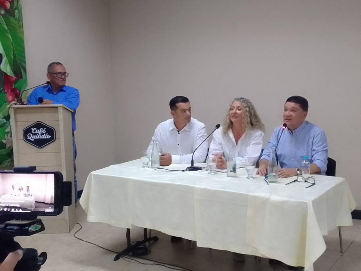 ¿Por qué renunció María Teresa Ramírez a su precandidatura y se unió a la de Jorge Parra?