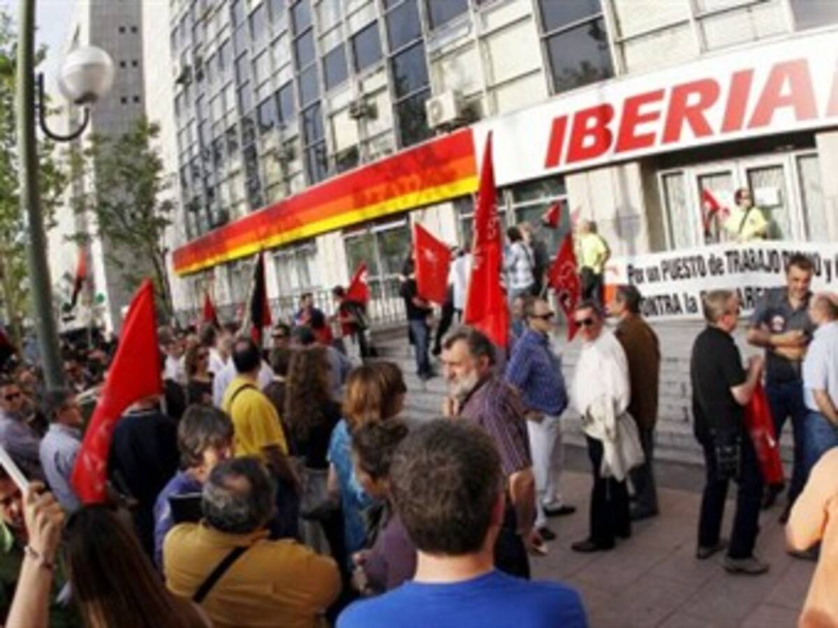 Cerca de 2.000 trabajadores de Iberia se manifiestan en Madrid