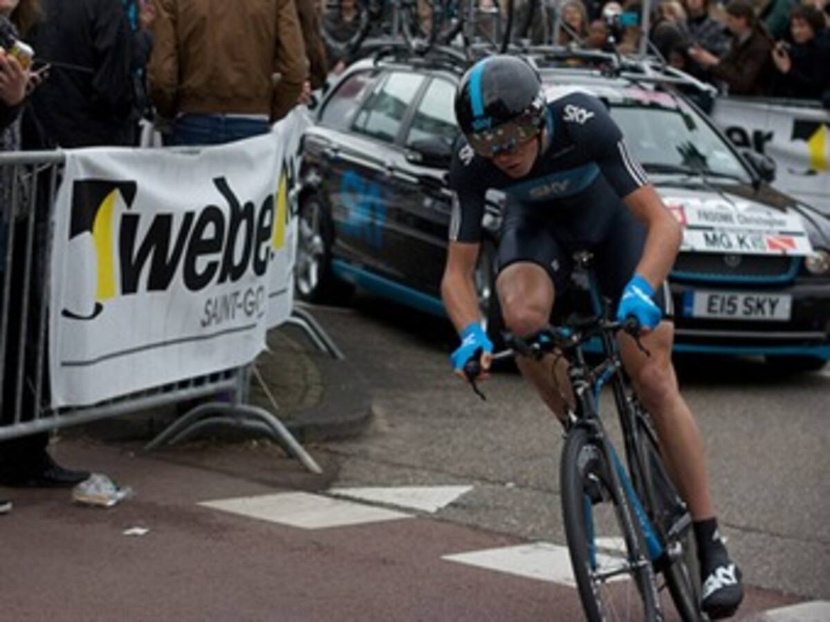 El británico Christopher Froome asumió el liderato de la Vuelta a España