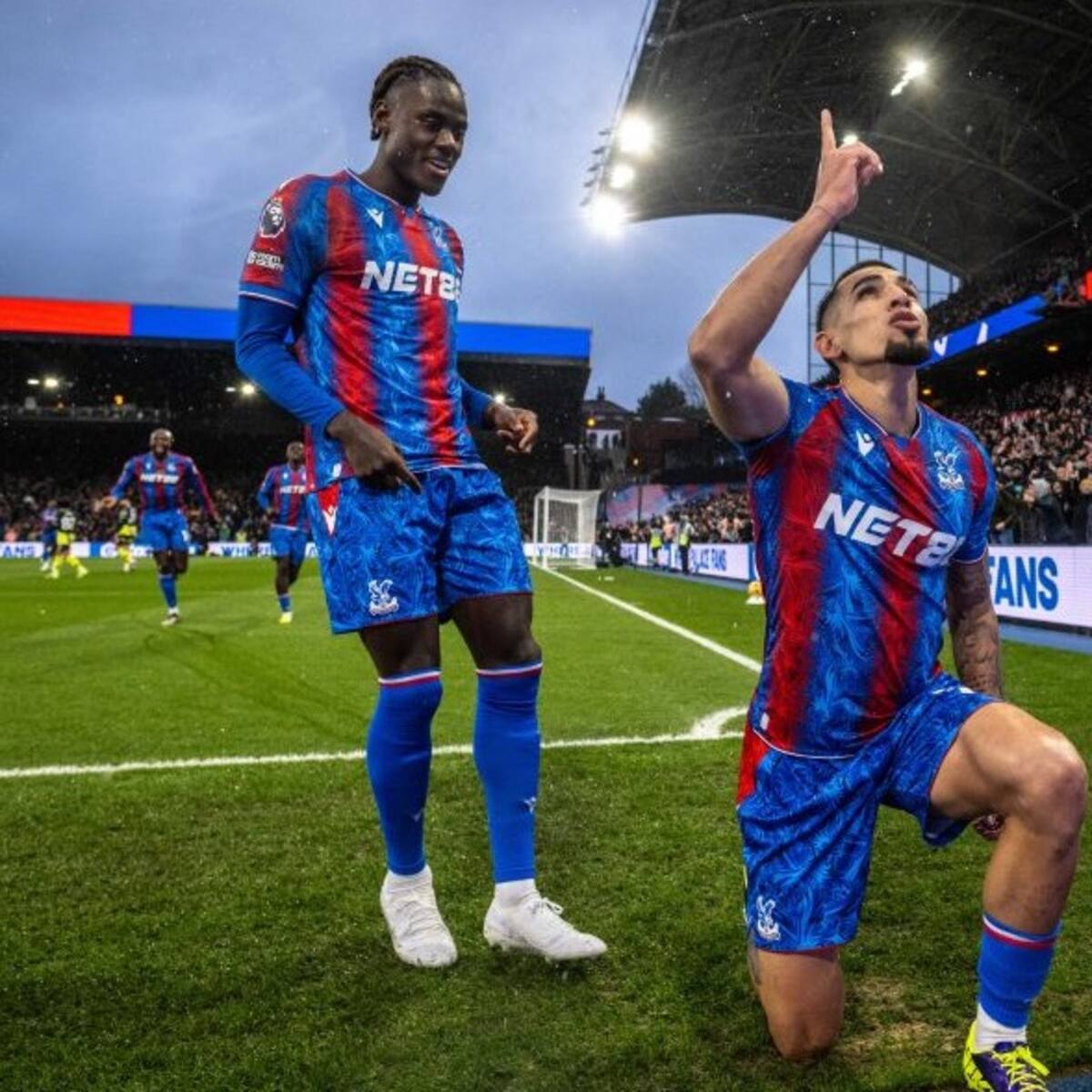 Daniel Muñoz se suma al club de los colombianos que le han hecho gol al Manchester City