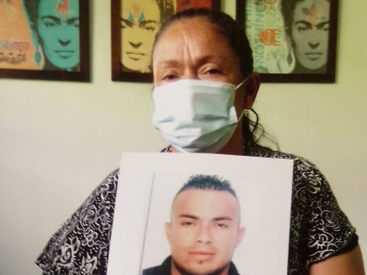 Madre exige a medicina legal la identificación de restos hallados en fosa