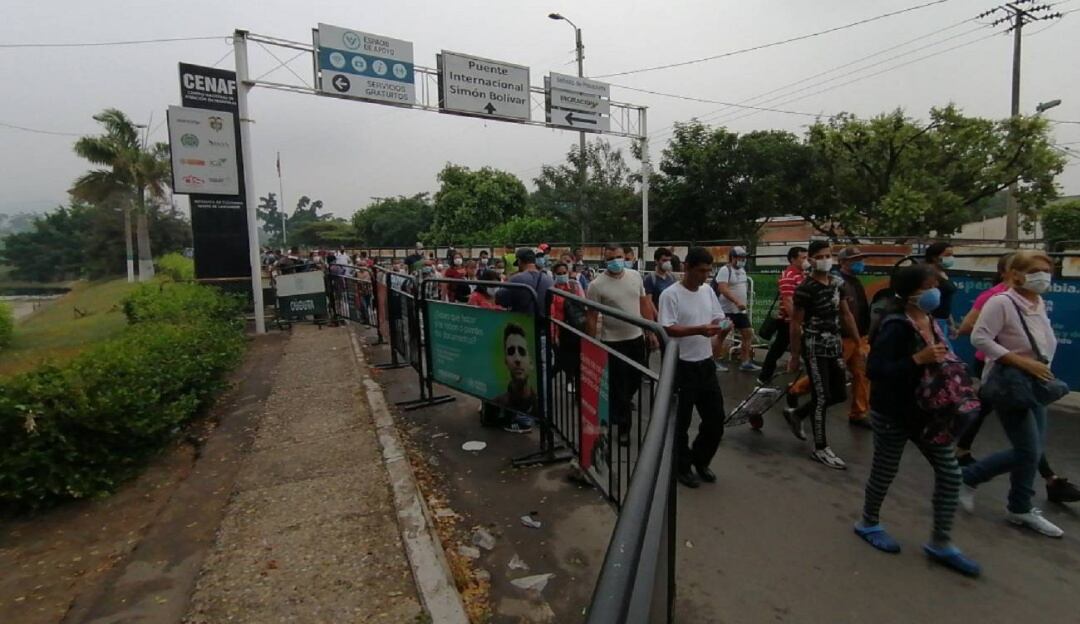 Exigencia de pico y cédula en puentes internacionales