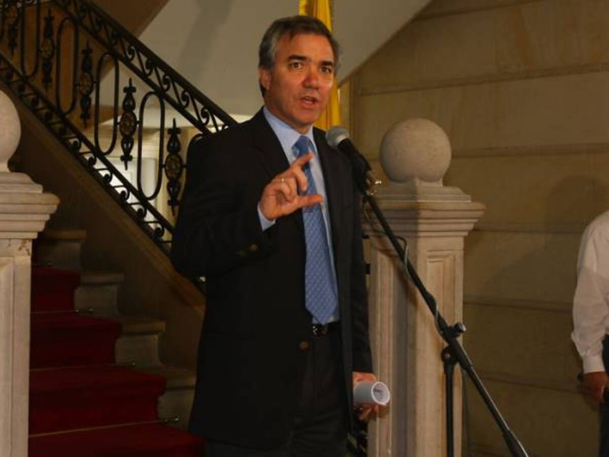 Exministro uribista preso se sometería a Jurisdicción Especial de Paz