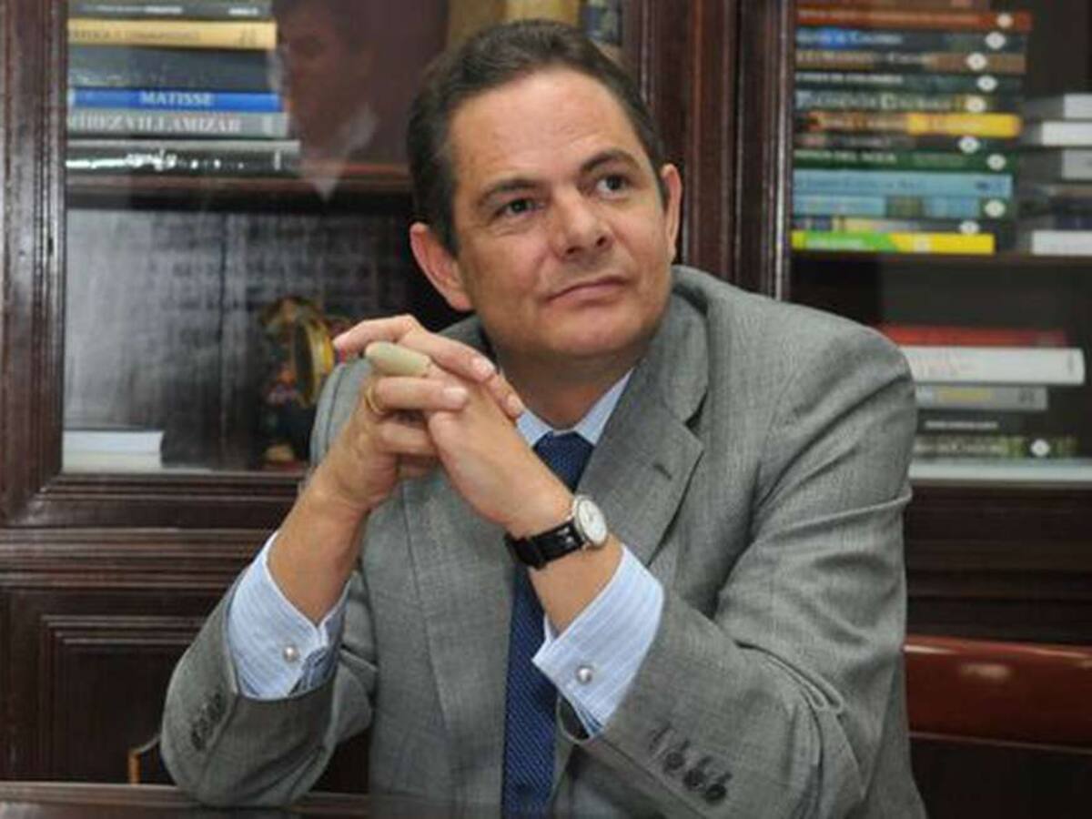 Con la reforma laboral van a empezar a despedir los trabajadores: Vargas Lleras