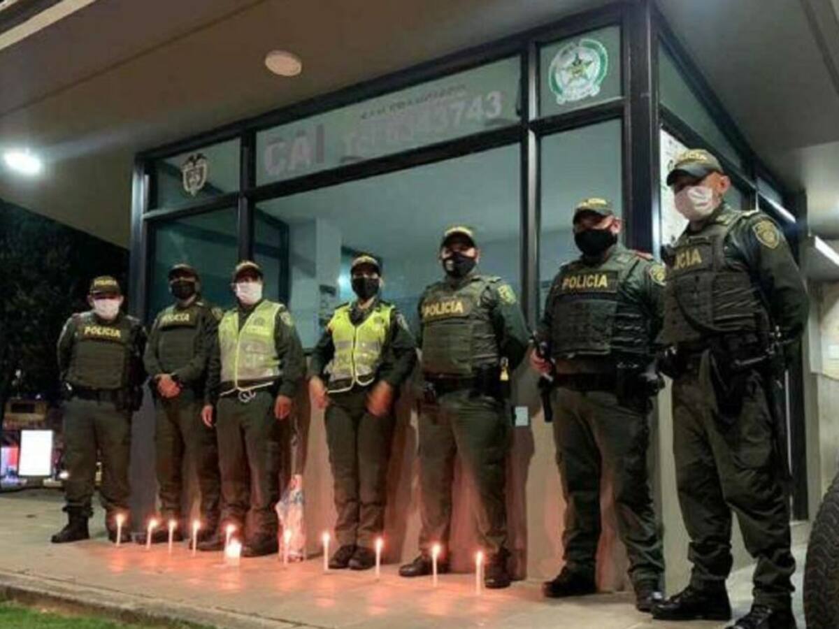 Con velatón, Policía rechazó hechos violentos