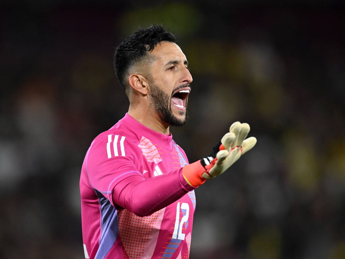 Camilo Vargas: “Los tres porteros tenemos la capacidad de asumir la titularidad”