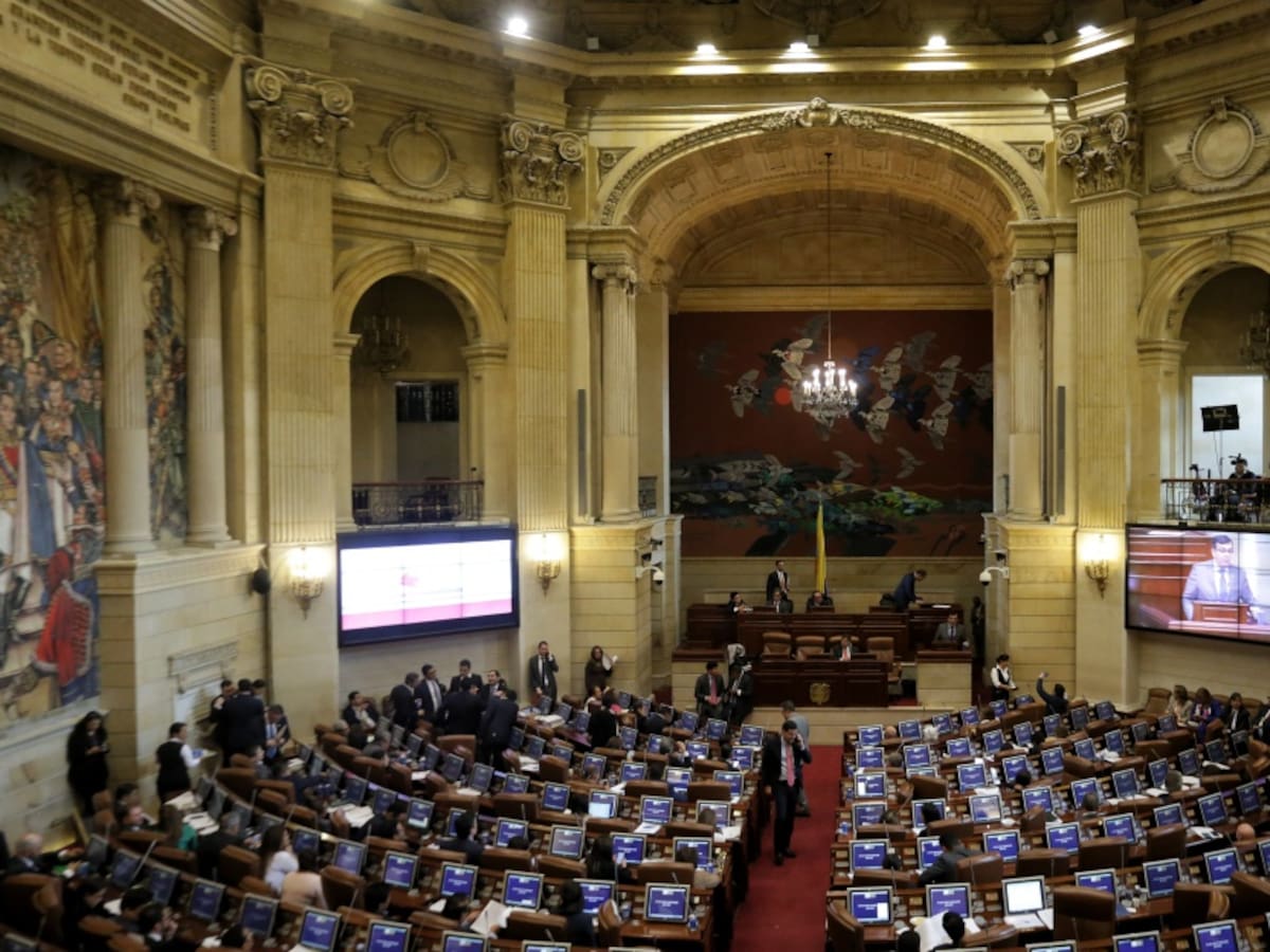 Representantes no tienen tiquetes para asistir a sesiones extraordinarias