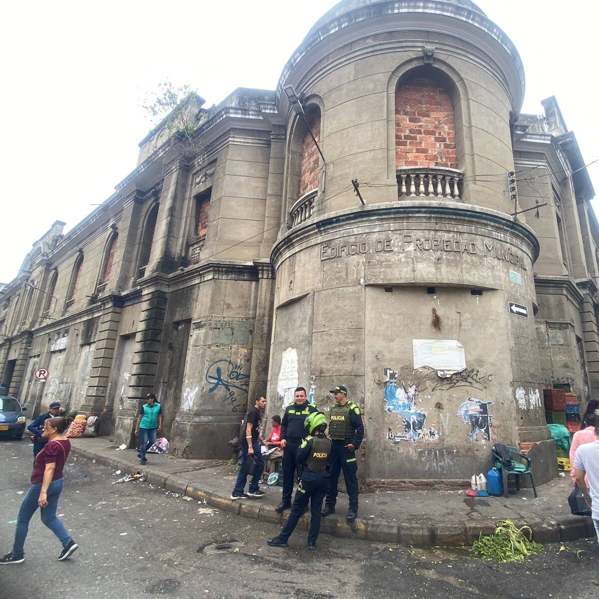 Fue despejado de vendedores ambulantes alrededores de la Plaza Central de Mercado