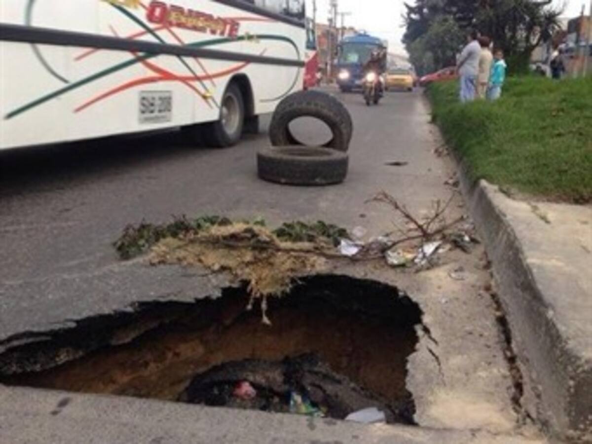 Hoy repararán hundimiento de la Calle 72 con 80