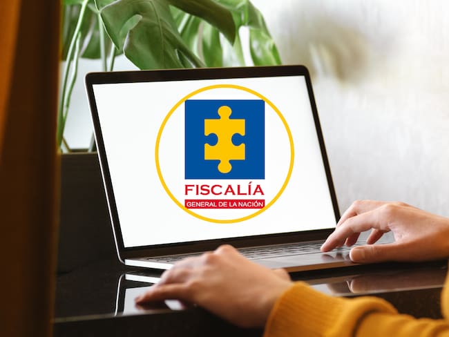 Computador con el logo de la Fiscalía General de la Nación. Foto: cortesía Tatiana Lavrova.