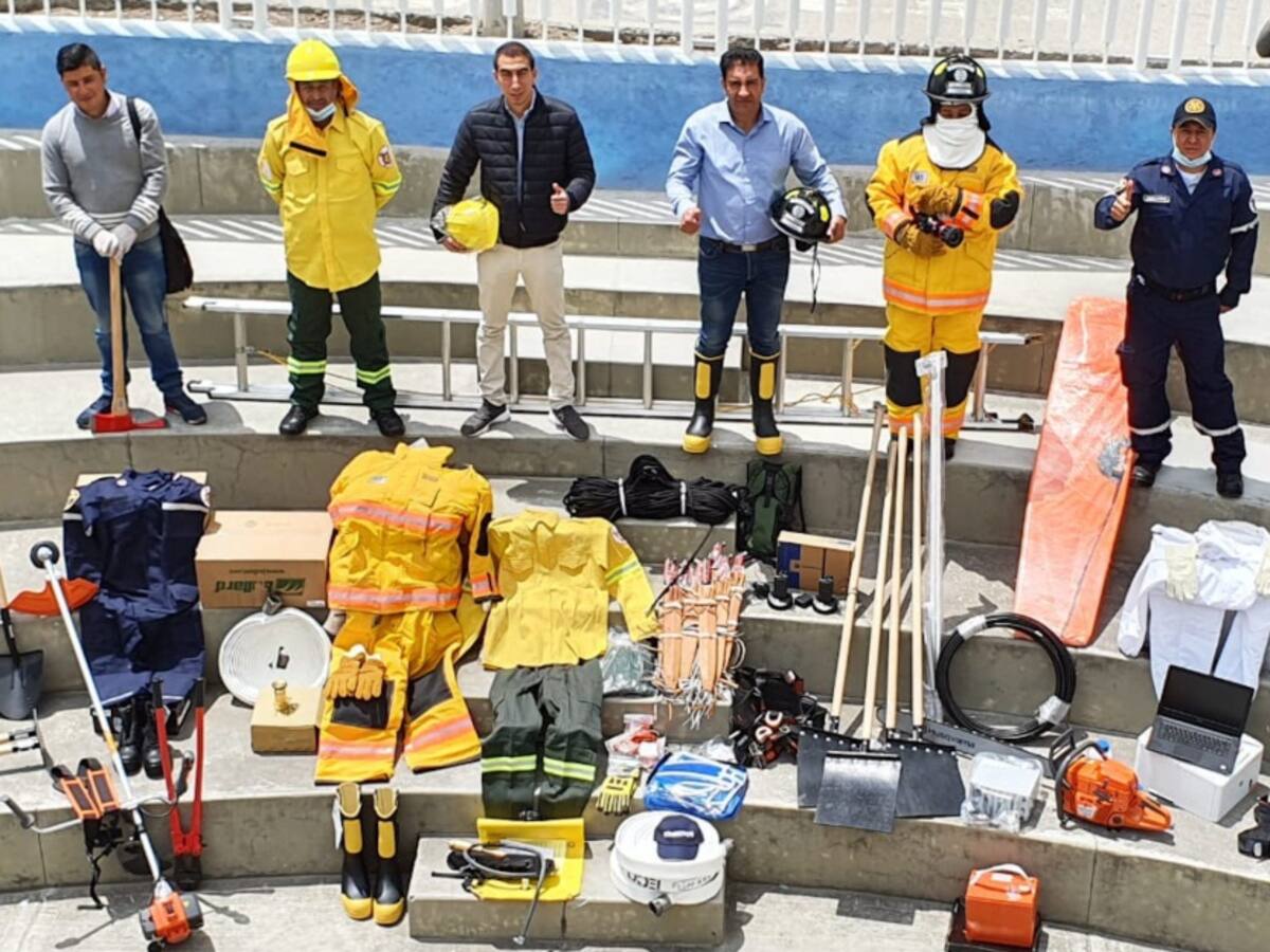 Dotan de equipos de rescate y atención de emergencias a Bomberos de Nariño