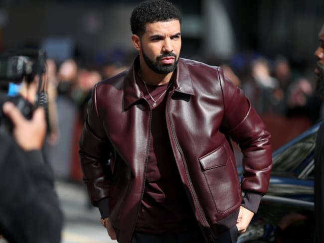 &quot;Extorsión y fraude&quot;, Drake arremete contra mujer que lo acusó de violación