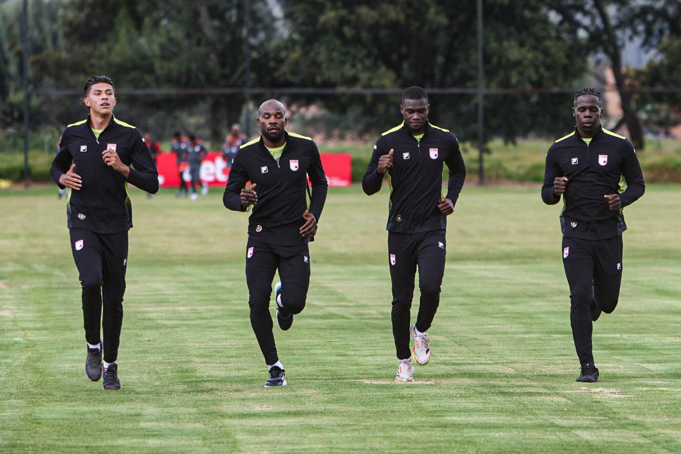 Nueva indumentaria de Independiente Santa Fe / @SantaFe