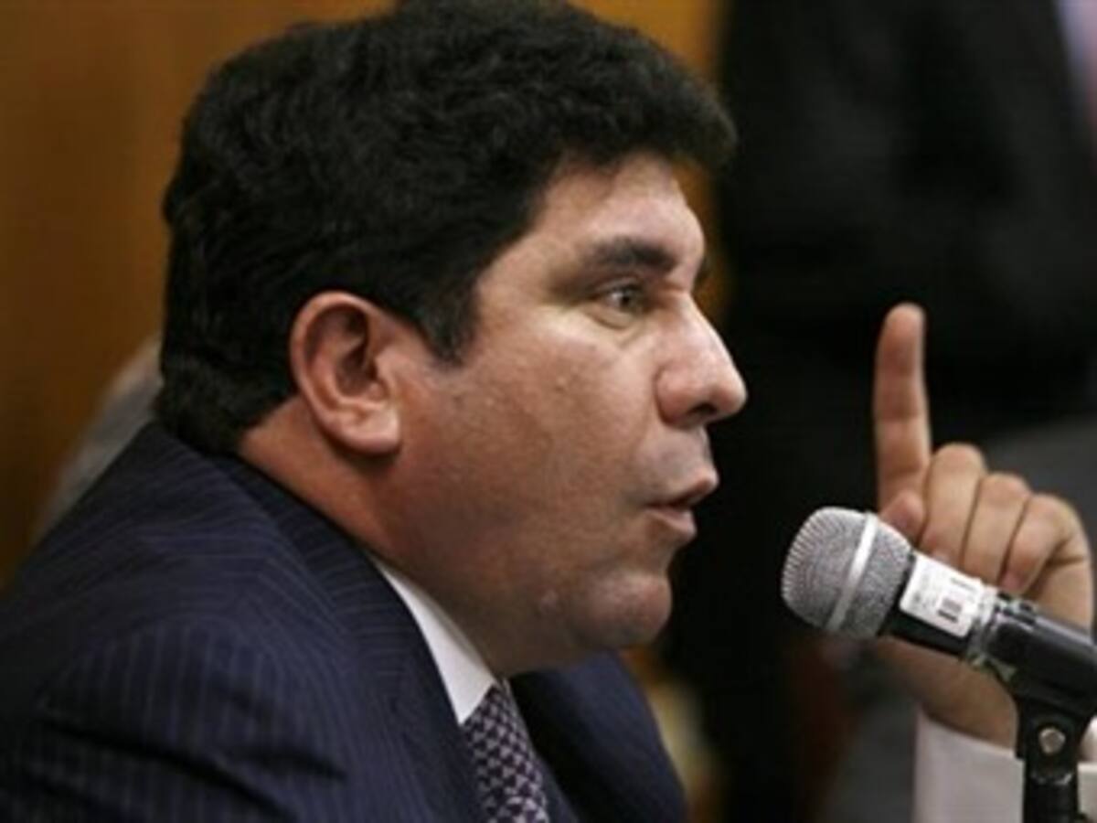 Piden la pérdida de investidura del congresista Germán Olano