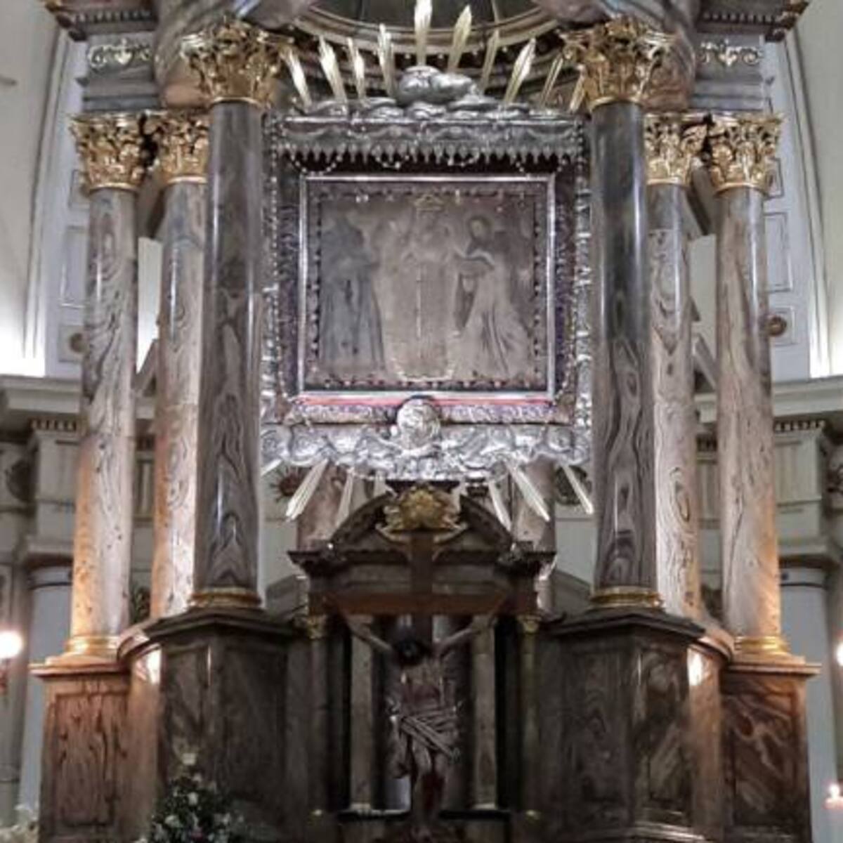 Reabren puertas de la Basílica de la virgen de Chiquinquirá en Boyacá