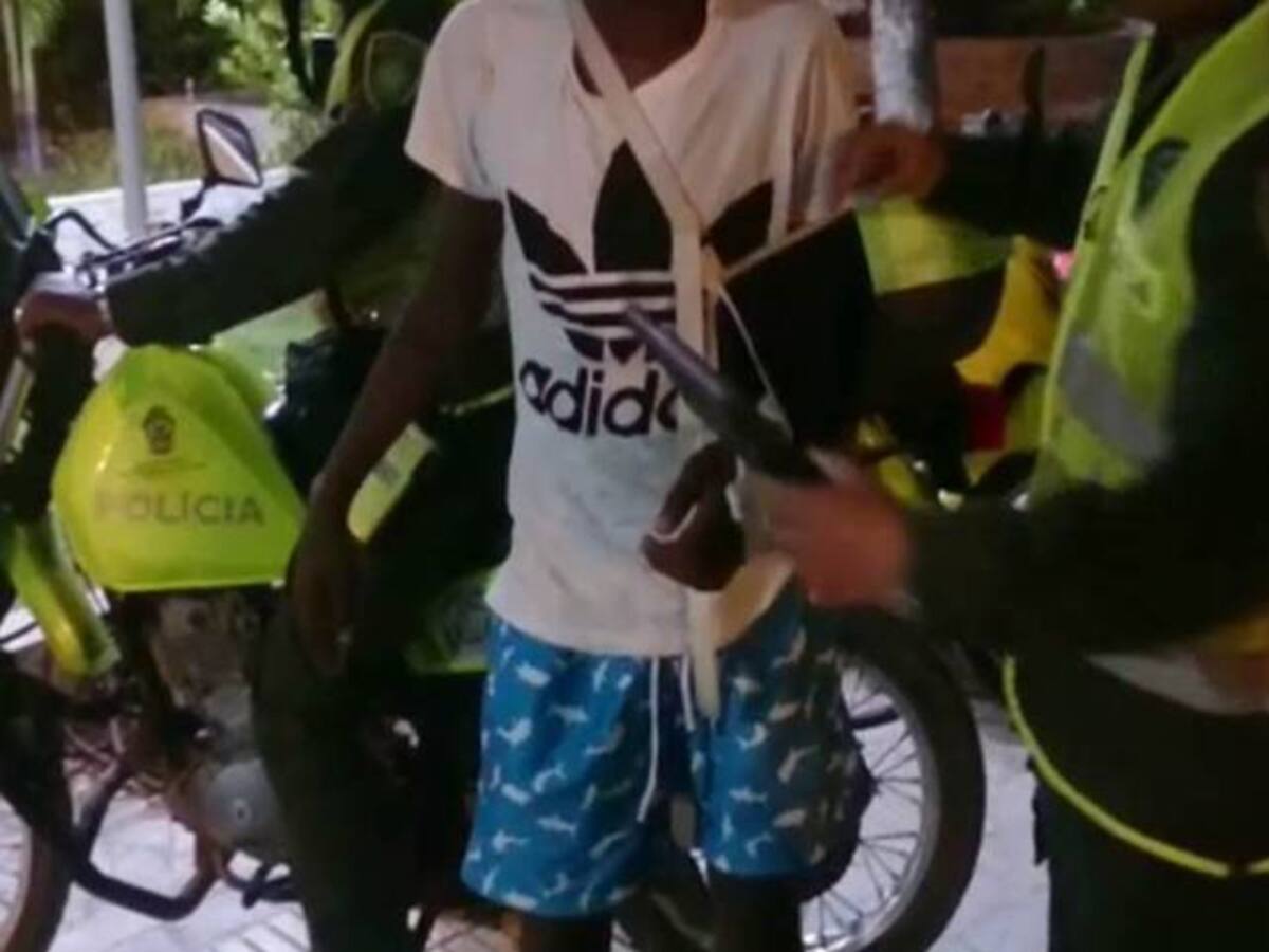 Capturan en Cartagena a joven que escondía arma de fuego en su yeso