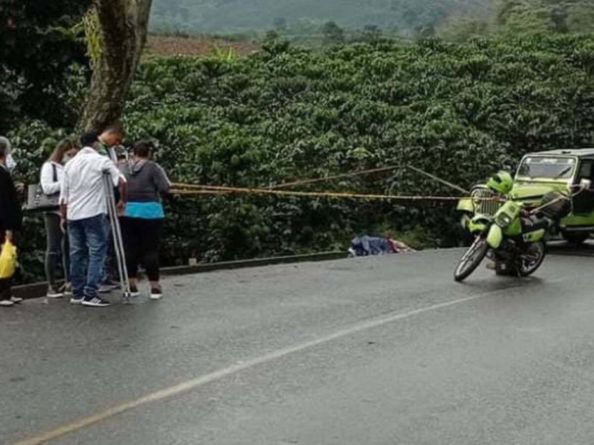 Mujer falleció cuando chocó contra un vehículo en la vía hacia Palestina