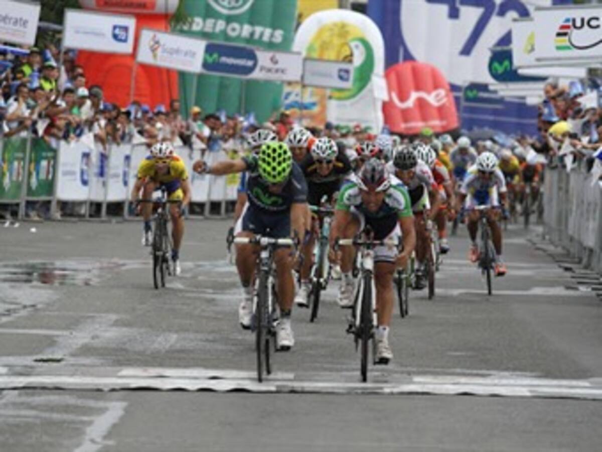 El ecuatoriano Byron Guamá ganó la octava etapa de la Vuelta a Colombia