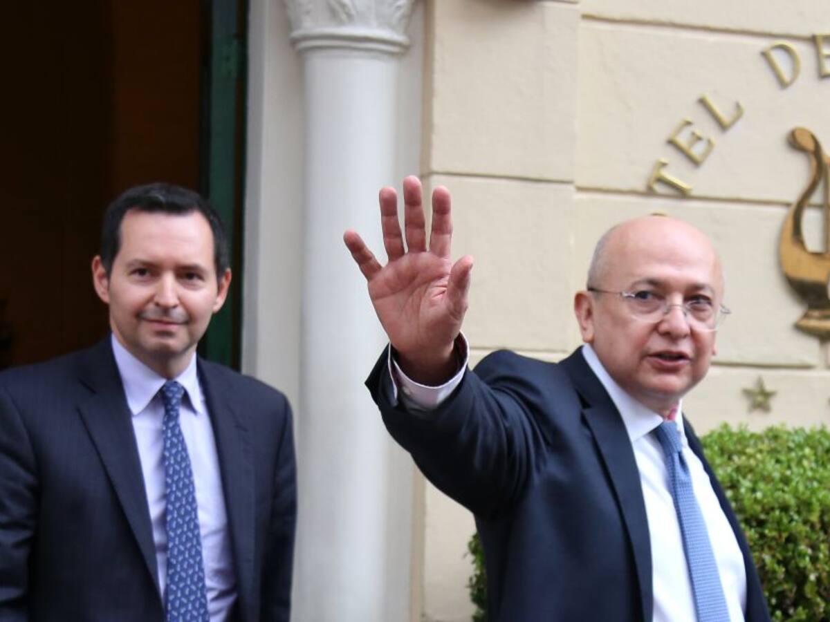 Exfiscales Montealegre y Perdomo en líos por presunta corrupción