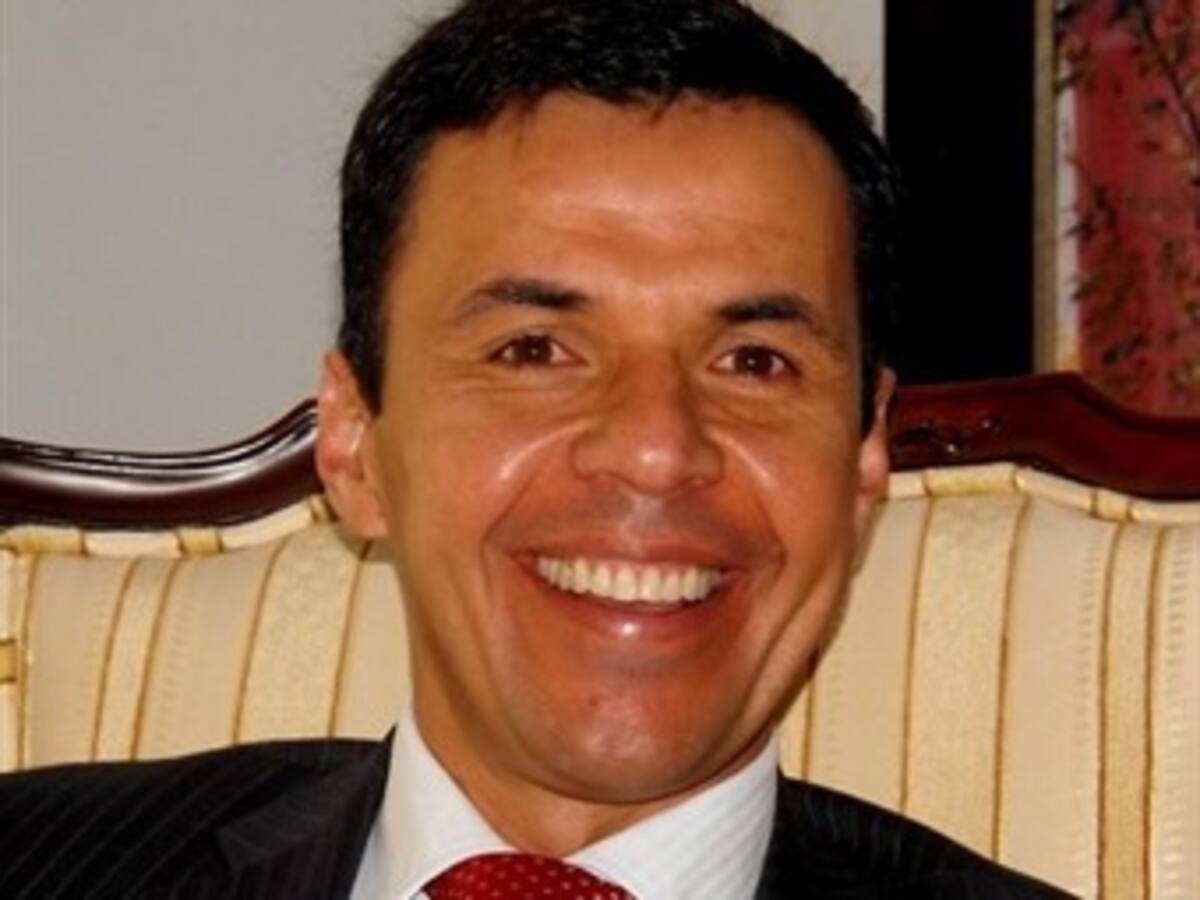 Representante Rivera vincula a Uribe con nuevo caso de chuzadas