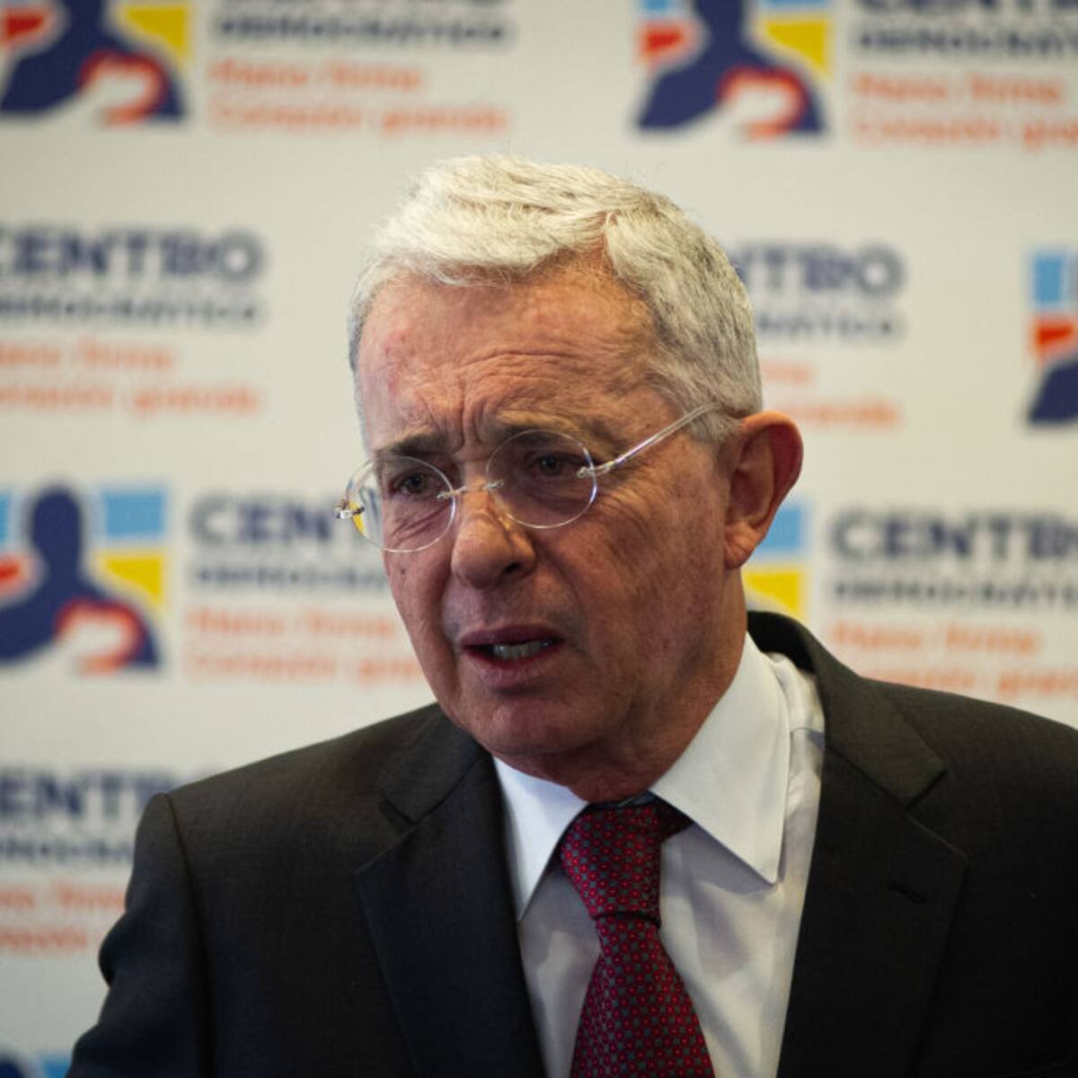 Tras llegada de Mancuso, Centro Democrático denuncia supuesto plan contra Álvaro Uribe