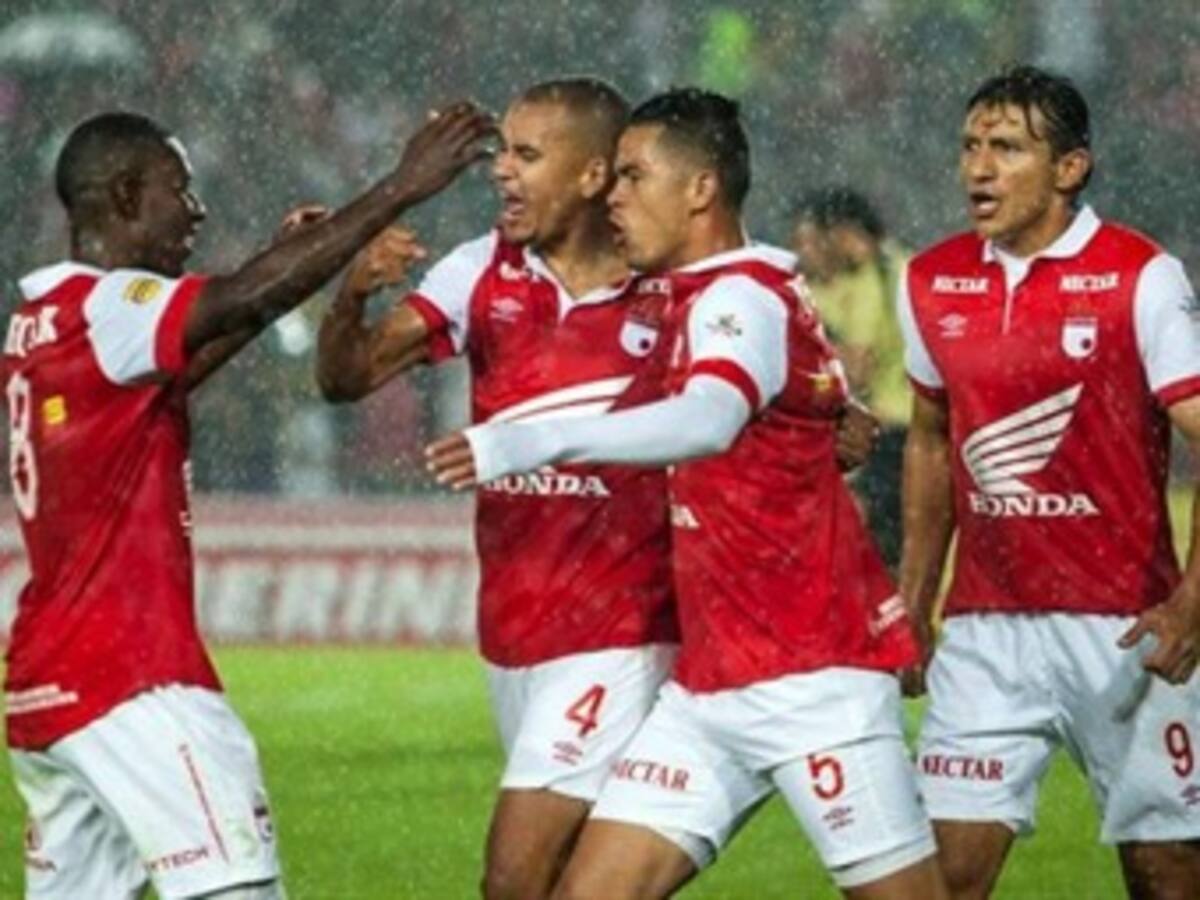 Santa Fe gana el duelo de rojos en Medellín y se mantiene en la punta