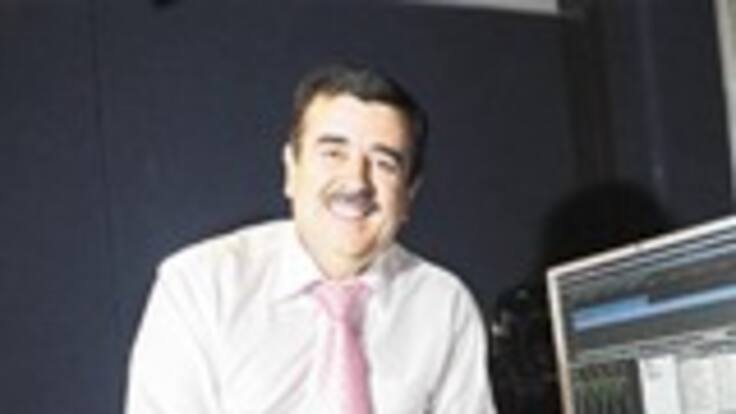 El periodista Javier Hernández Bonnet no descarta que el recuento de votos lo lleve al Congreso