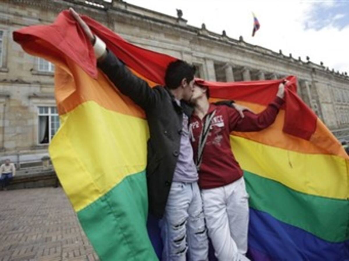 Farc considera inaceptable que Congreso haya hundido matrimonio gay