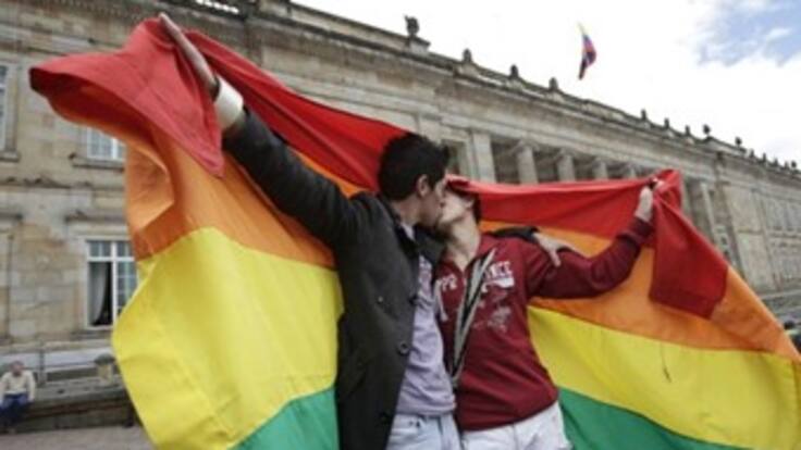 Farc considera inaceptable que Congreso haya hundido matrimonio gay