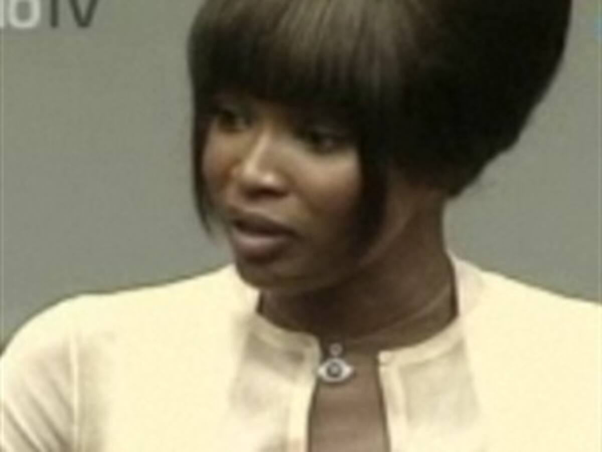 Supermodelo Naomi Campbell reconoce que recibió 'diamantes de sangre' de ex presidente