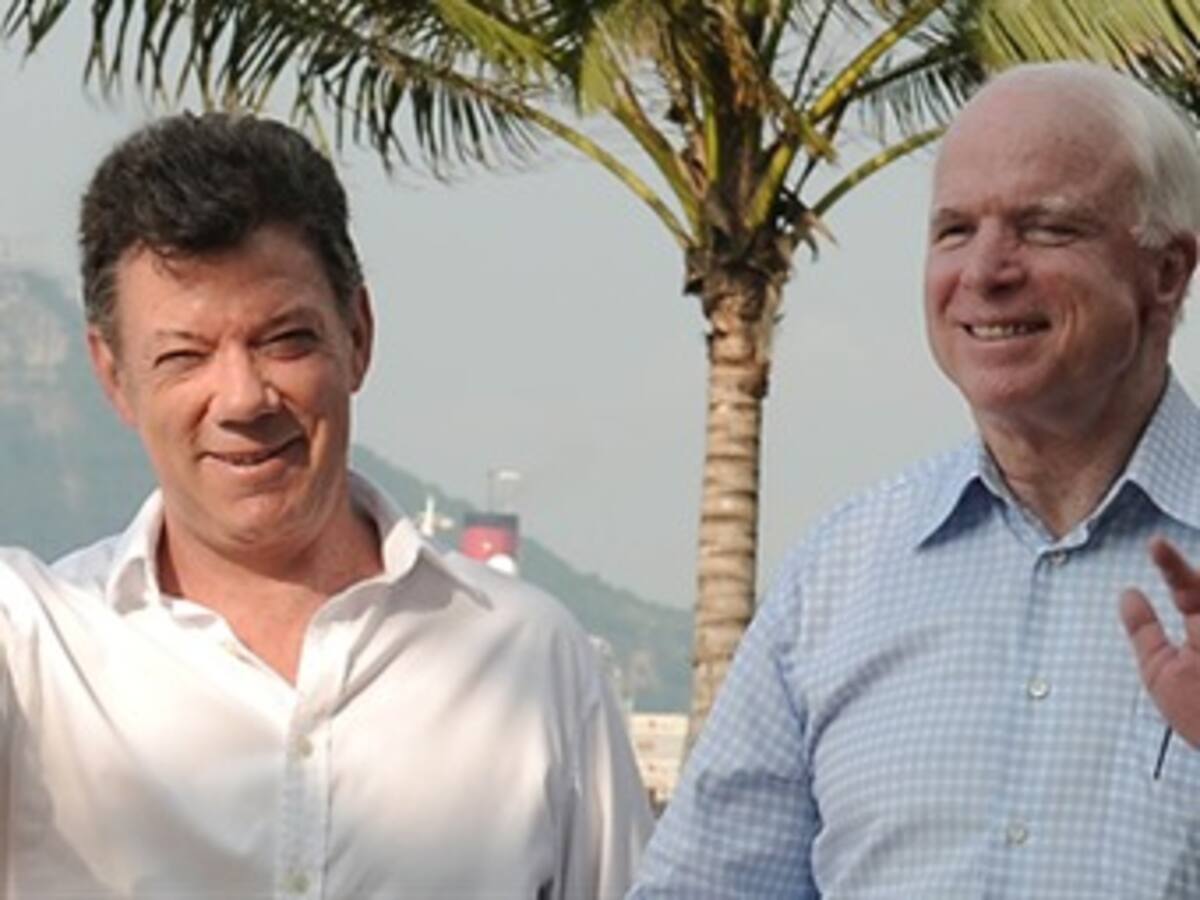 “Ratificación de TLC es una deuda larga del gobierno de Estados Unidos con Colombia”, John McCain