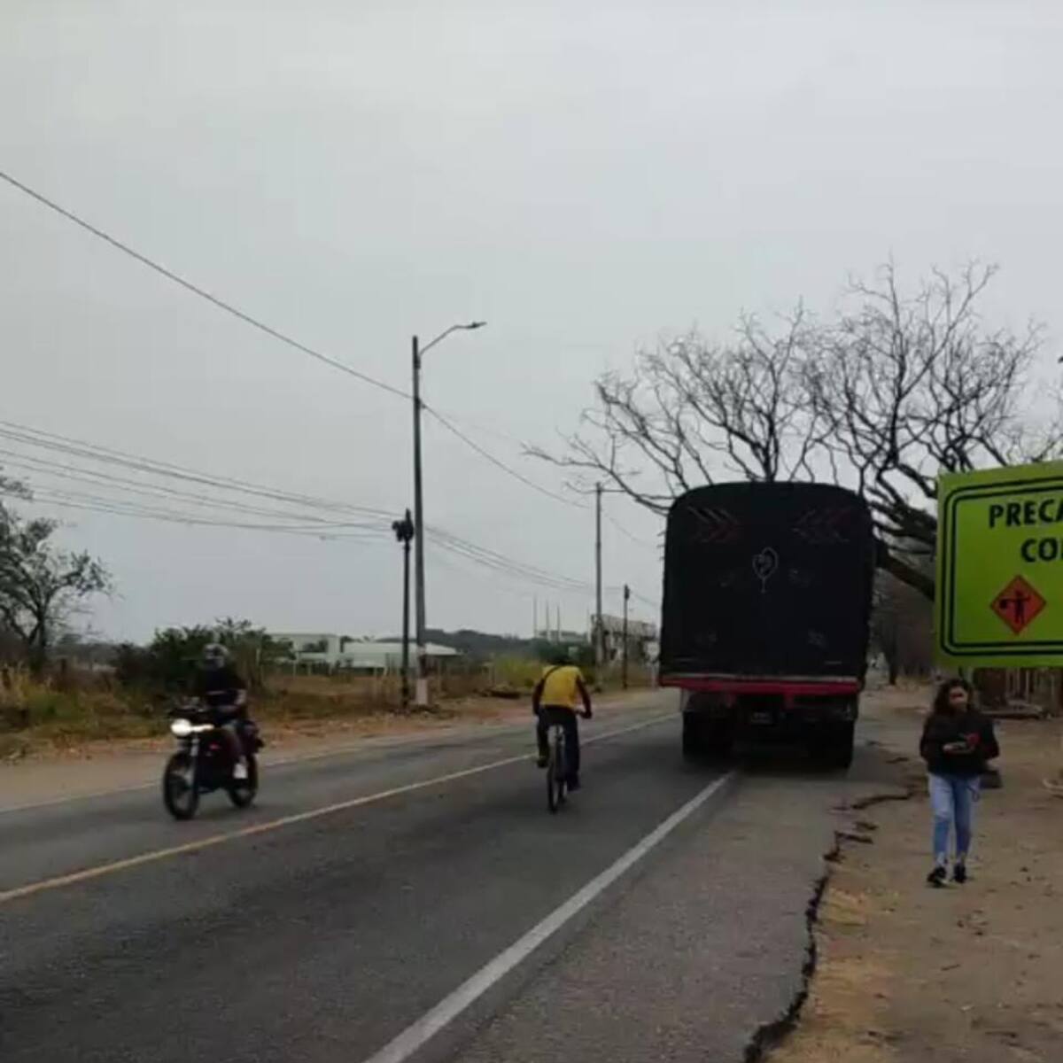 Bloqueos en vías del Huila afectan la movilidad