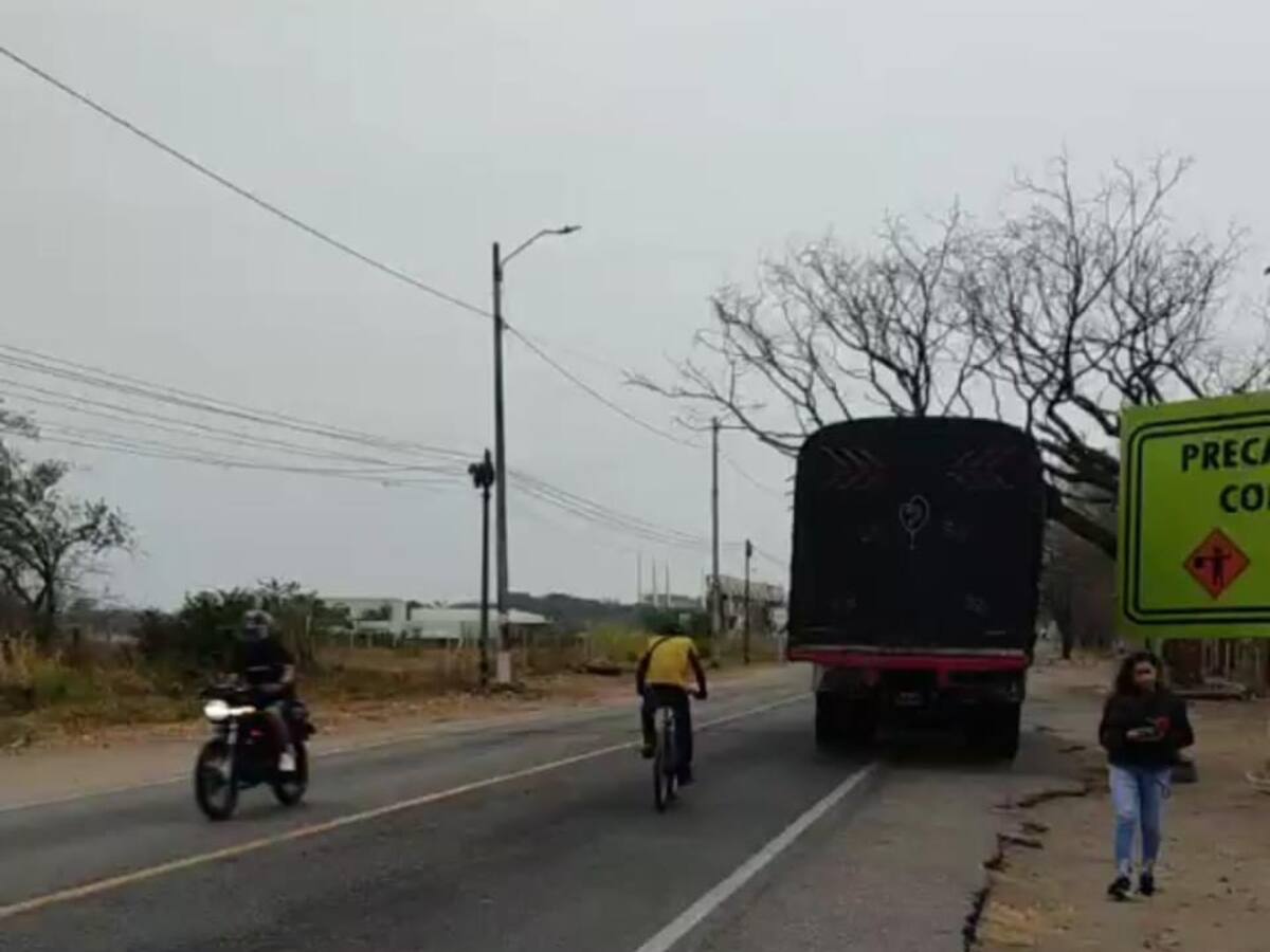 Bloqueos en vías del Huila afectan la movilidad