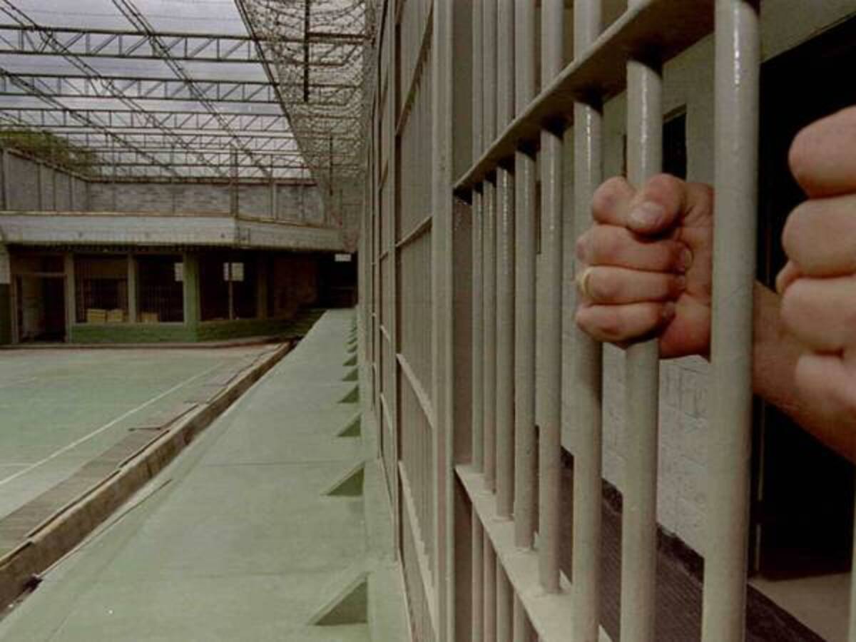 A la cárcel un policía y un docente investigados por extorsión en Sucre