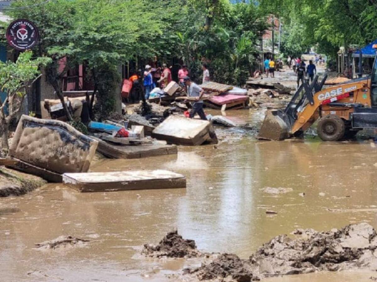 En Apartadó 1.900 familias están afectadas por el desbordamiento del río