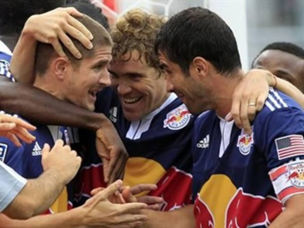 Juan Pablo Ángel marca gol en victoria 4-1 de Red Bulls ante Toronto FC
