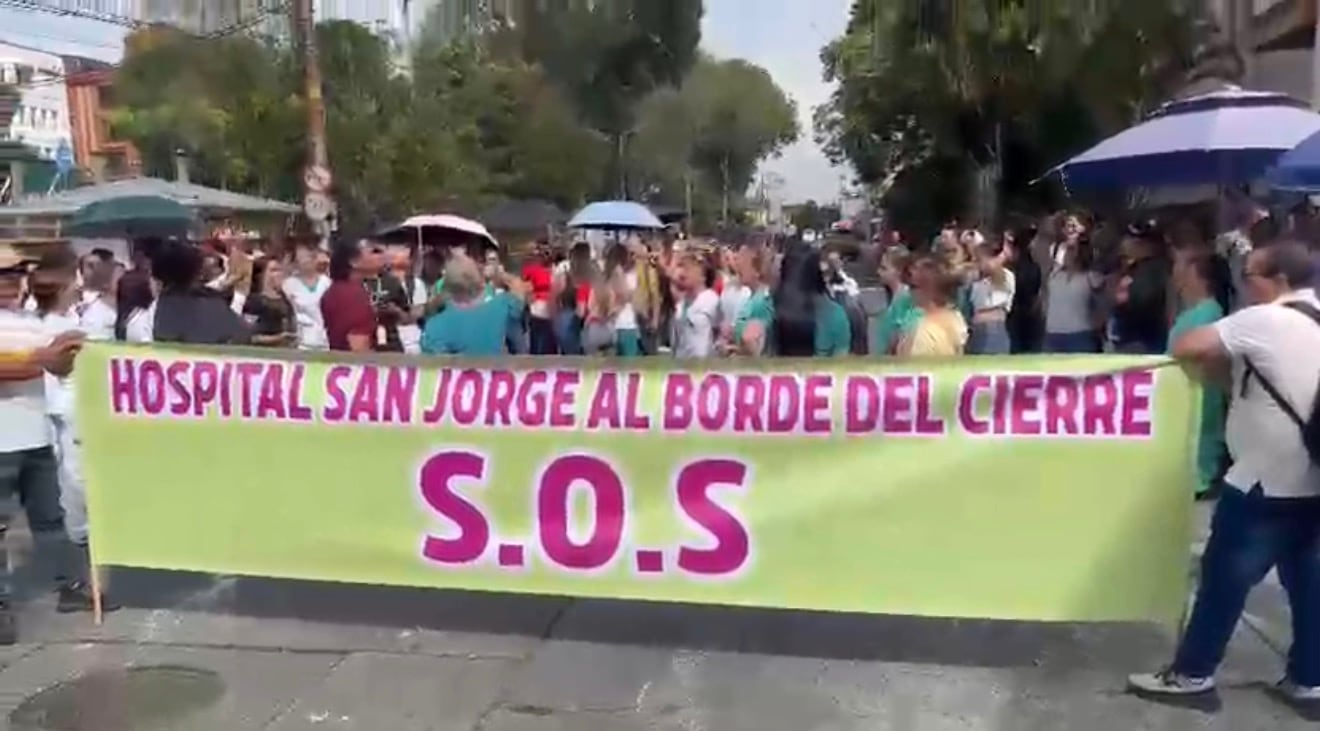 Foto: Empleados del Hospital San Jorge protestan por falta de pago de salarios