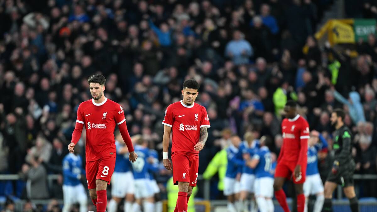 Liverpool, con Luis Díaz, pierde el clásico con el Everton y se aleja de la Premier League