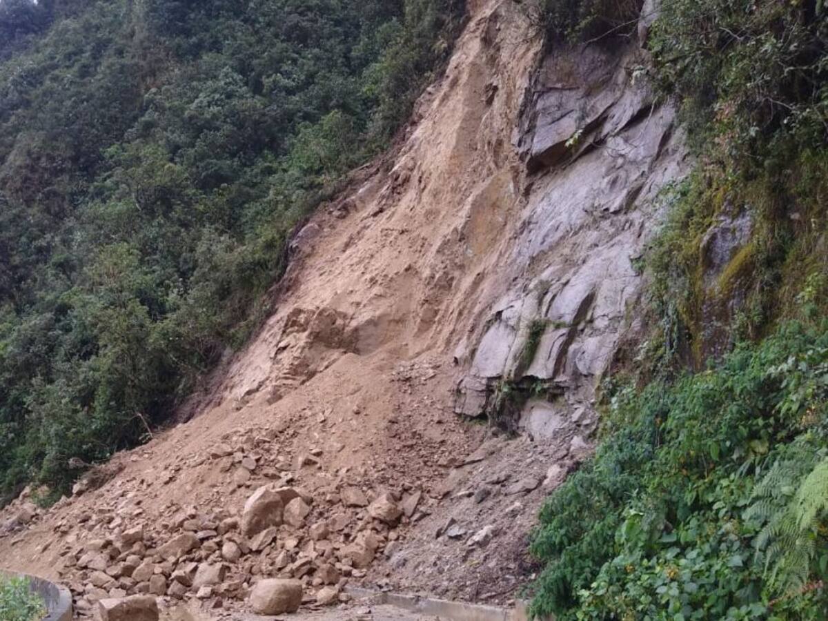 Habilitan paso a un carril en la vía Medellín – Bogotá y en La Huesera
