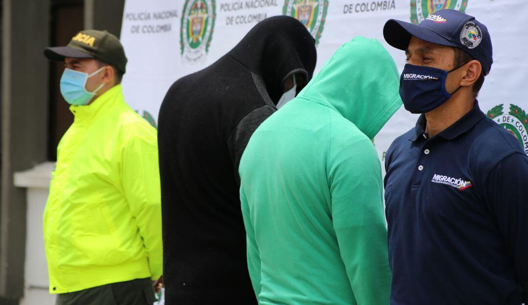 Extranjeros capturados por falsedad de identidad