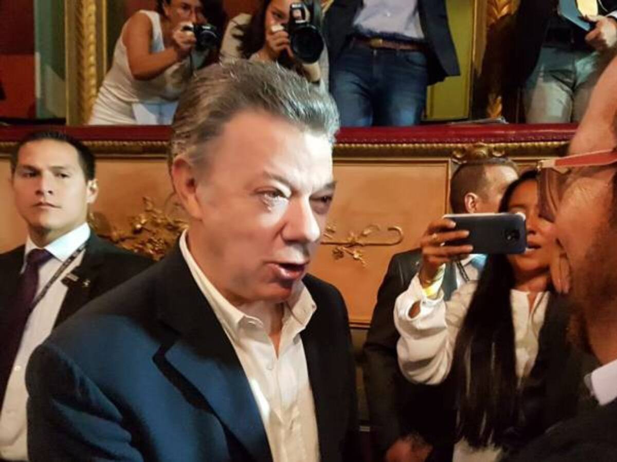 “No nos va a quedar grande construir la paz” Santos
