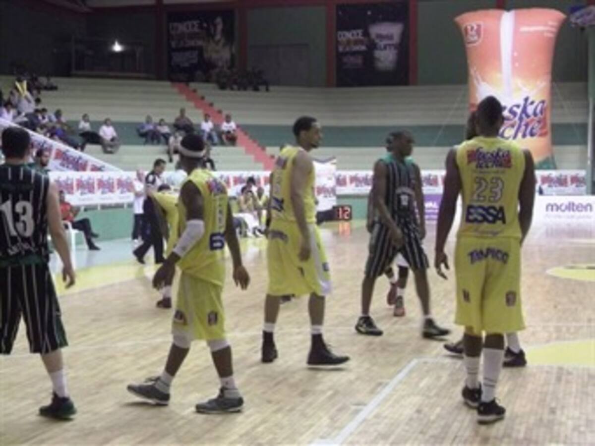 Bambuqueros, Búkaros y Piratas, iniciaron ganando en el hexagonal de la Liga de baloncesto