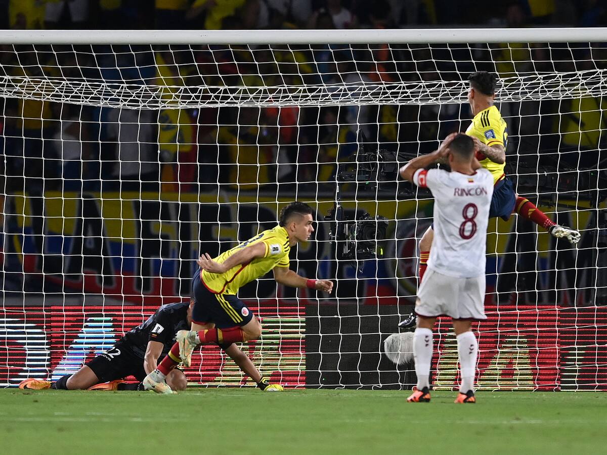 Rafael Santos Borré se unió a una selecta lista con su gol ante Venezuela