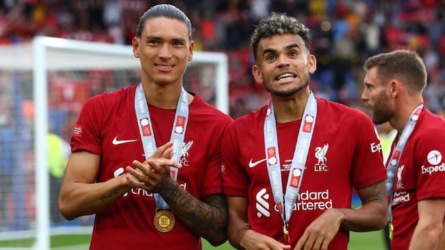 Darwin Núñez y Luis Díaz en el festejo de la Community Shield