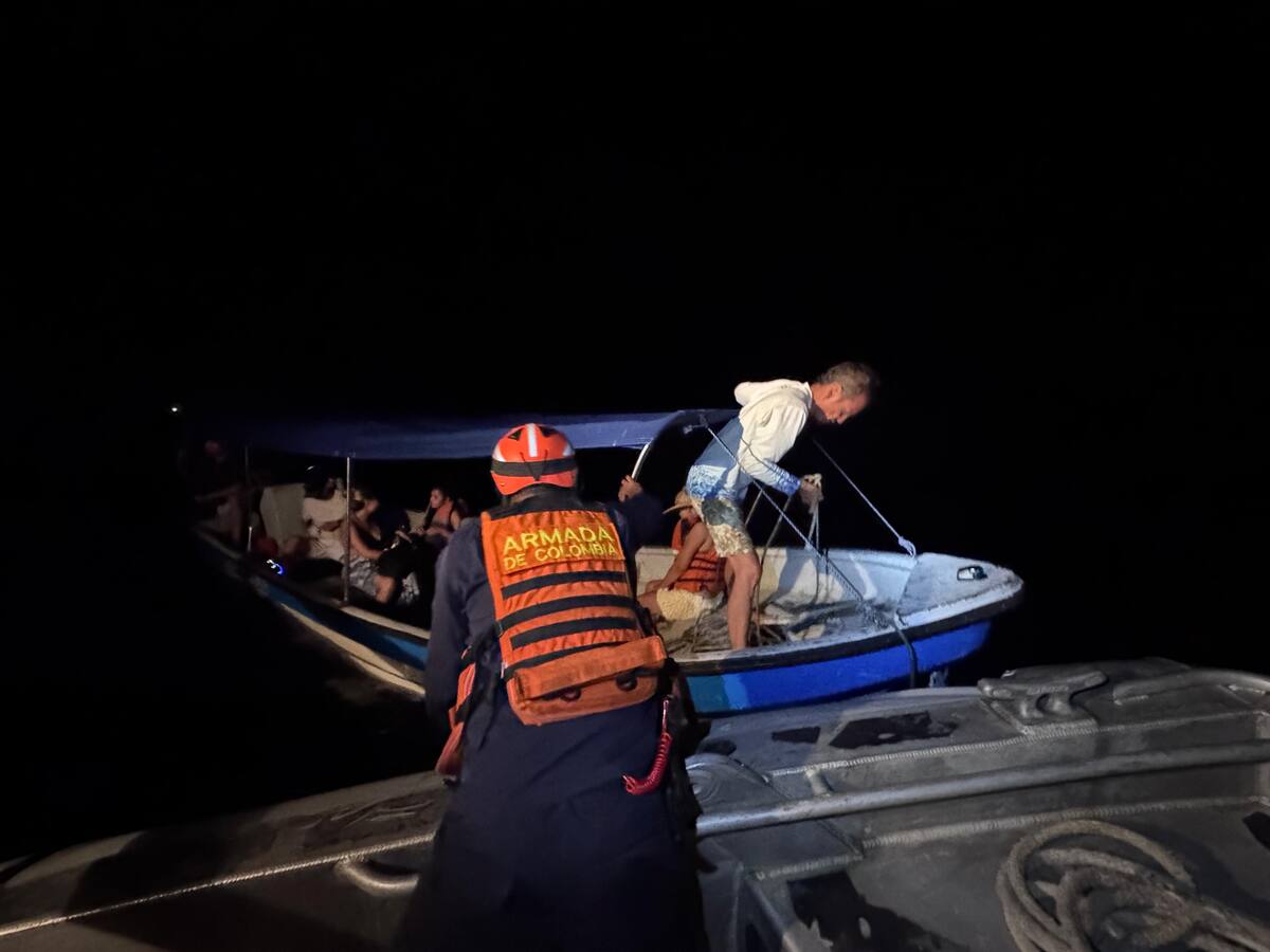 Ocho personas rescatadas en archipiélago de San Bernardo por fallas en una embarcación