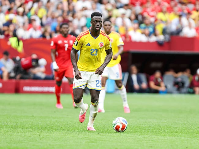 Benfica se retrae con el fichaje de Davinson Sánchez por su alto costo(Photo by Indrawan Kumala/NurPhoto via Getty Images)
