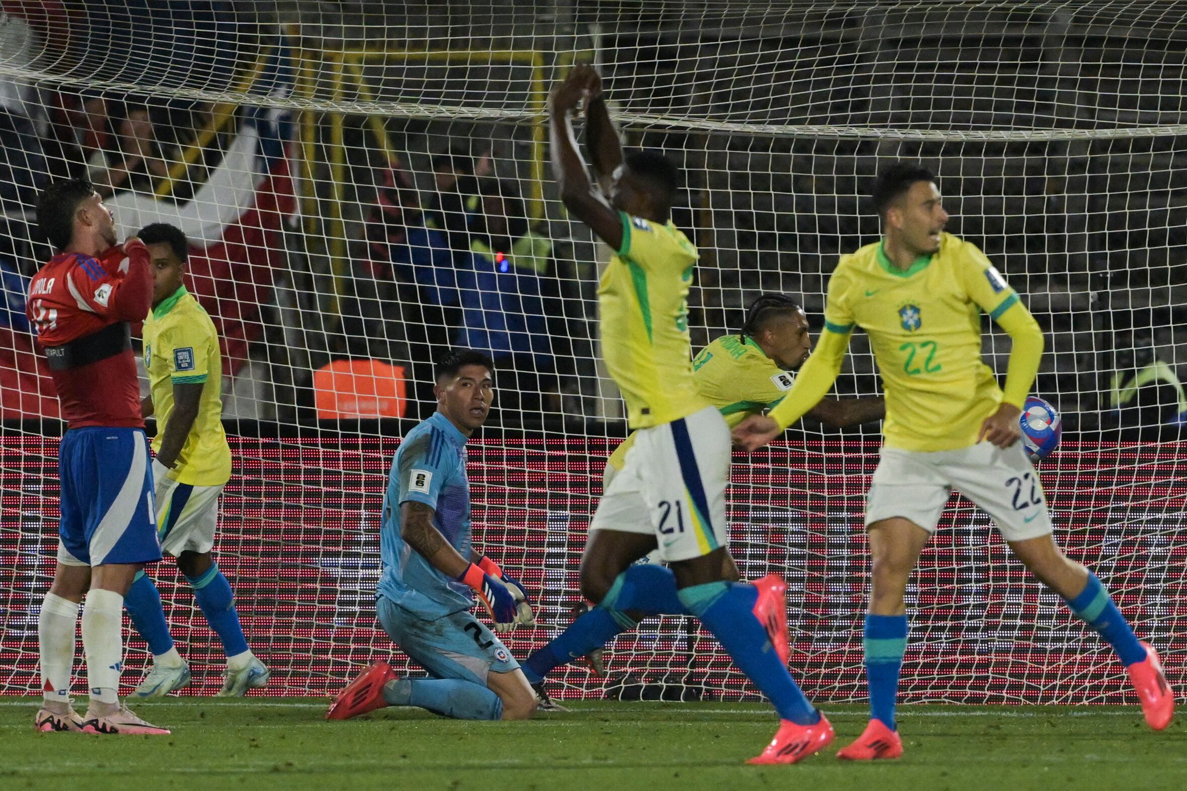 Brasil vs Chile (Photo by Rodrigo ARANGUA / AFP) (Photo by RODRIGO ARANGUA/AFP via Getty Images)