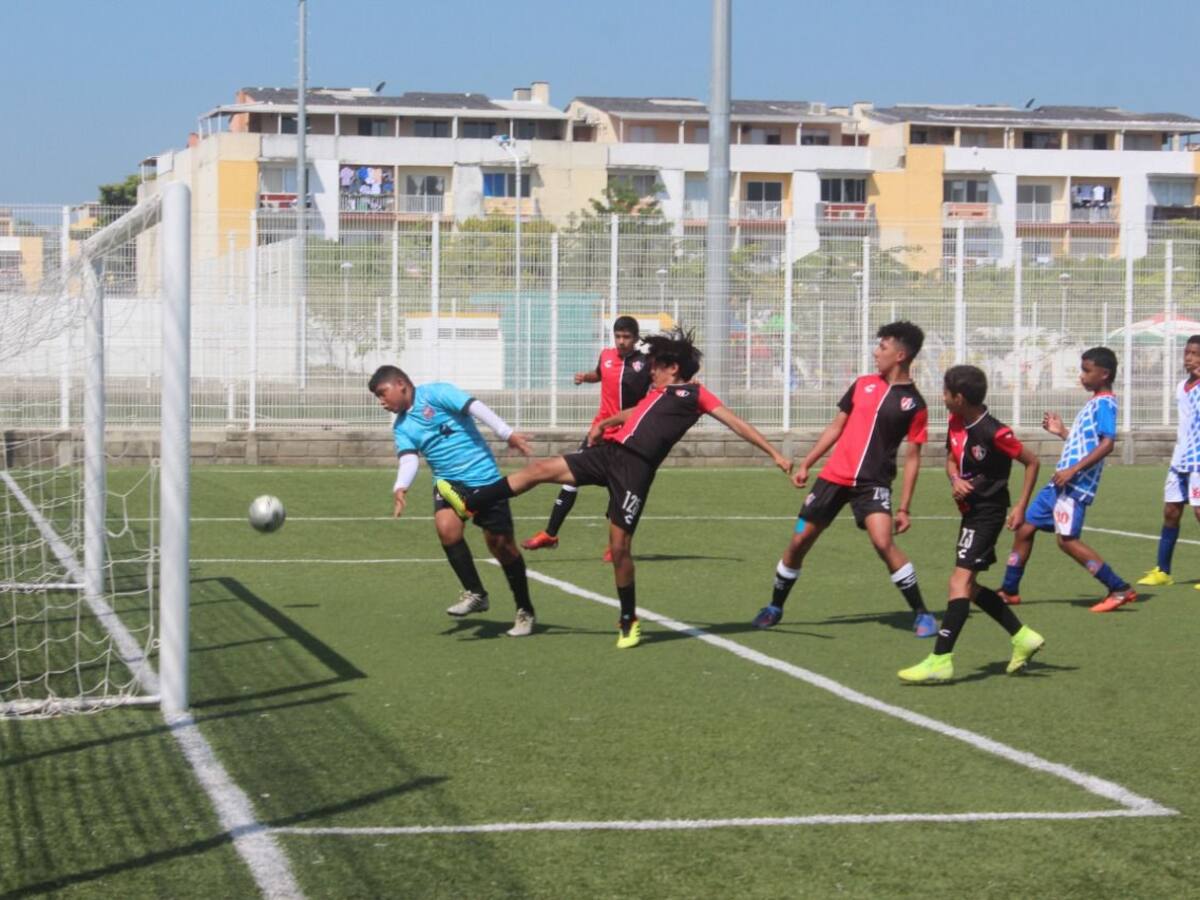 Con 26 equipos de tres países, arrancó el VIII Mundialito de Fútbol Cartagena